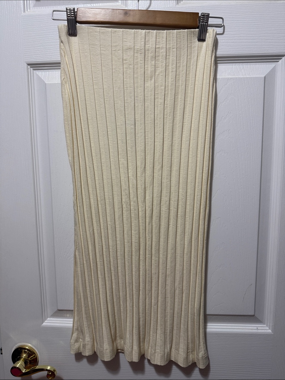Zara Cream Ribbed Maxi Skirt